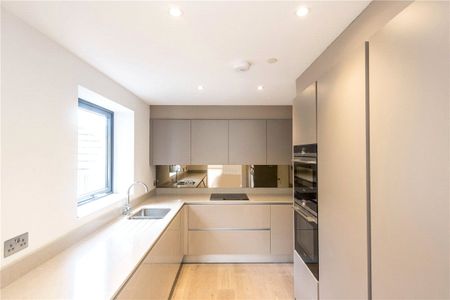 A stunning split level two bedroom apartment, finished to an exceptional standard and ideally located on King Street, Hammersmith. EPC rating B. - Photo 3