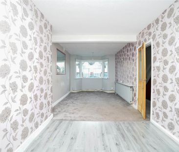 3 bedroom semi-detached house to rent - Photo 2