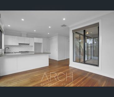 38 Harkaway Road, Berwick, Vic 3806 - Photo 4
