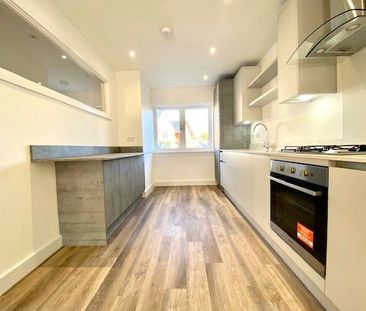 3 bedroom terraced house to rent - Photo 4