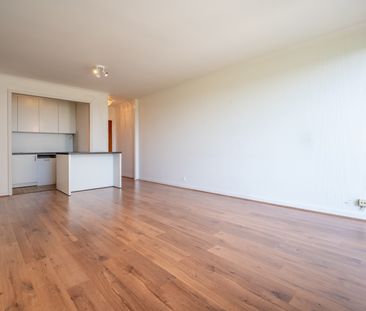 WAREGEM - Vernieuwd app. met 1 SLPK en PRACHTIG ZICHT op Hippodroom... - Photo 2