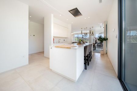 4 bedroom luxury Villa for rent in Marbella, Andalusia - Photo 5