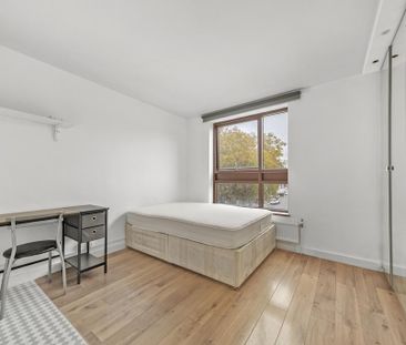 3 bedroom flat to rent - Photo 5