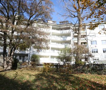 Helle 2-Zimmerwohnung in sanierter Liegenschaft mit grossem Balkon - Photo 1