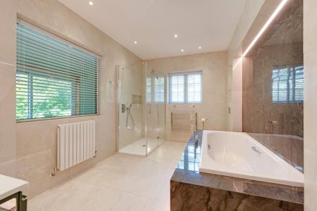 7 Bedroom House To Let - Photo 2