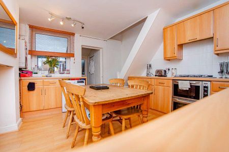 3 bedroom terraced house to rent - Photo 4