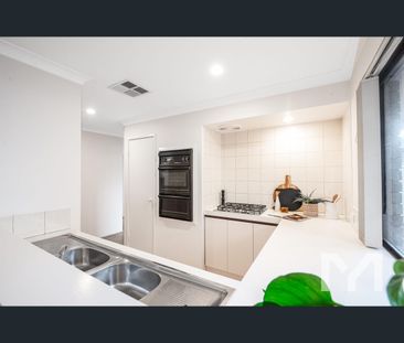 2B Coolgardie Avenue, East Fremantle, WA 6158 - Photo 2