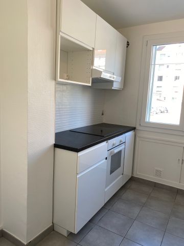 Location Appartement 3 pièces 54m² VILLEURBANNE 69100 - Photo 2