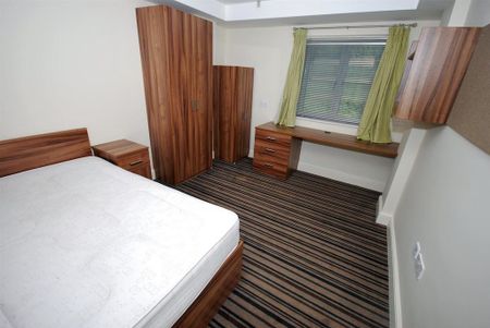 5 bedroom apartment to rent - Photo 4