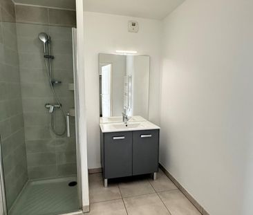 Location Appartement 2 pièces 40m² GUJAN MESTRAS 33470 - Photo 3