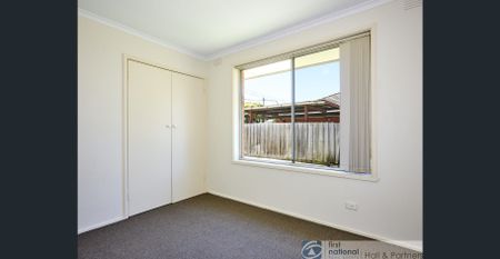 Spacious Unit - Photo 4