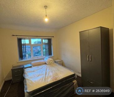 1 bedroom in a house share to rent - Photo 3