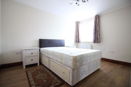 Sandown Close, Hounslow - Photo 4