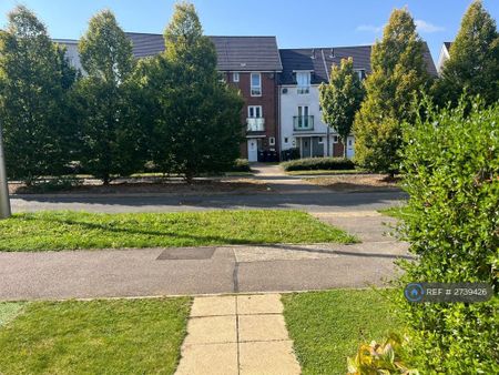 1 bedroom in a house share to rent - Photo 3