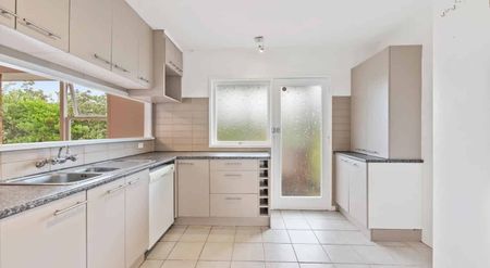 3-Bedroom Home with Study & Rumpus Rooms Ã¢ÂÂ Water & Lawn Included - Photo 5