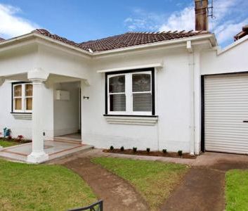 21 Ellesmere Road, Prahran VIC 3181 - House For Rent | Domain - Photo 6