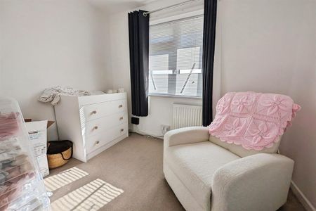3 bedroom terraced house to rent - Photo 4