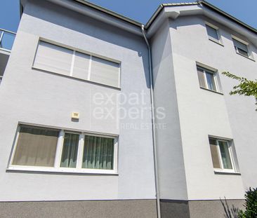 Priestranný 3i byt, 111 m2, s A/C, krbom, 2x parkovaním a záhradou - Photo 2