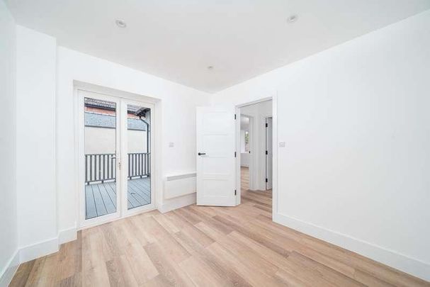 Hampton Court Road, Kingston Upon Thames, KT1 - Photo 1