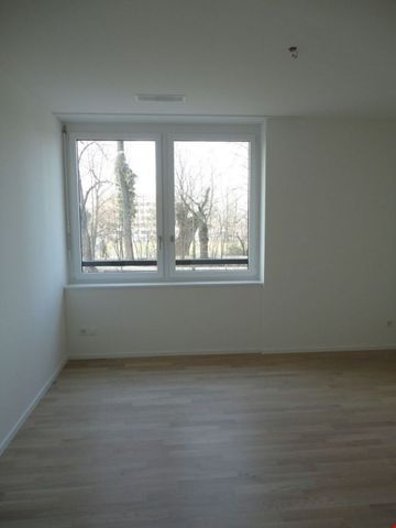 moderne, grosszügige 3.5-Zimmerwohnung - Photo 5