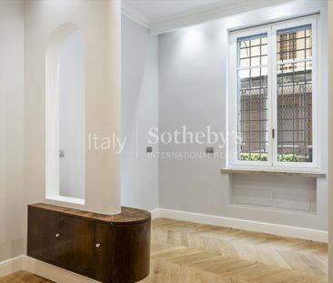 Refined Residence with Terrace for Rent in Aventine - Photo 2