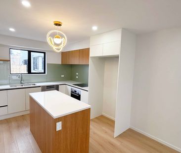 Modern townhouse beauty - Photo 3
