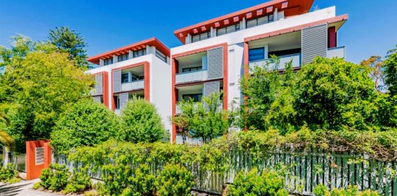 3Bedrooms, 2Bathrooms - Photo 2