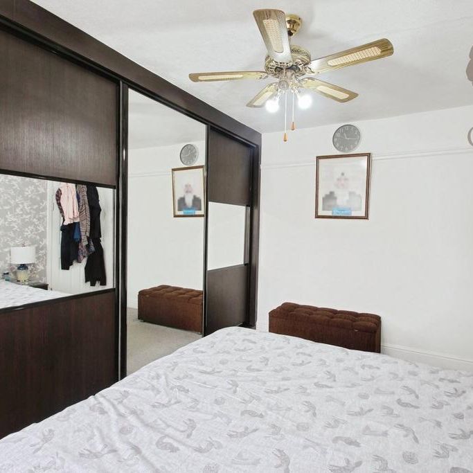 5 bedroom semi-detached house to rent - Photo 1