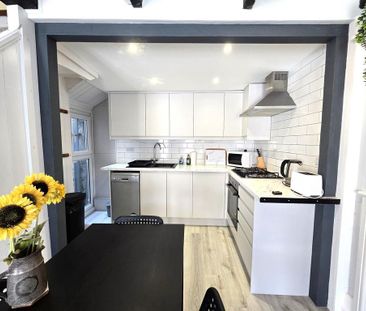 2 bedroom end of terrace house to rent - Photo 6