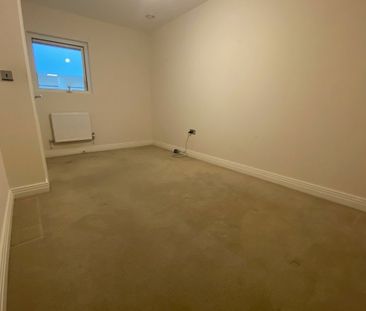 Empire House, Welwyn Garden City - Photo 4