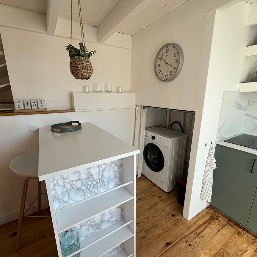 T1 bis de 29.24 m² meublé rénové, Rue de Condé réf 1556-3 - Photo 1