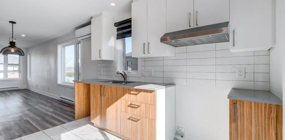 Ste-Madeleine (Rive -Sud) 5 ½ Haut de triplex RABAIS 500$ 1ER MOIS - Photo 2