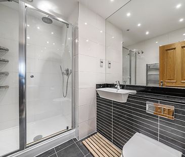 Flat to rent - Marion Gardens, Bromley, BR1 - Photo 5