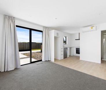 1/19 Greig Crescent - Photo 1