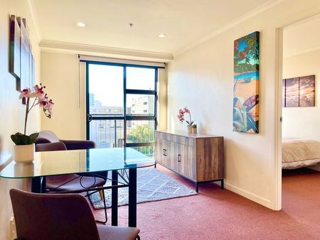 Central and Homely - Photo 2