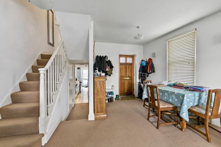 2 bedroom house in East Sheen - Photo 2