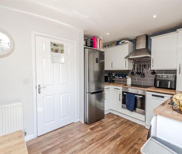 3 bedroom terraced house to rent - Photo 2