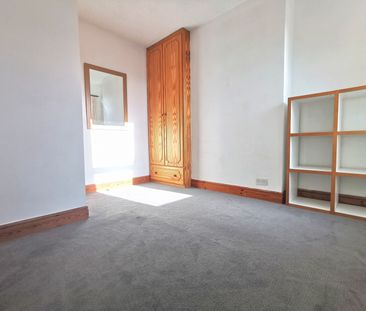 1 Bed Plus Study Maisonette - Photo 4