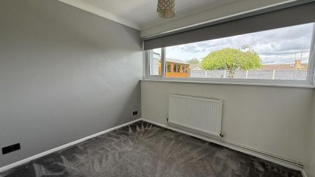 2 bedroom semi-detached bungalow to rent - Photo 5