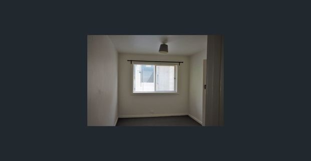 Spacious 1bedder in a fabulous location! - Photo 1