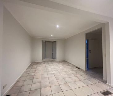 Spacious Three Bedroom Unit - Photo 1