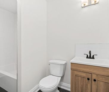 For Lease - 2 John Street Unit# Unit 3, Halton Hills, Ontario - Photo 3