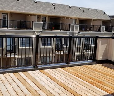 For Lease - 9 Edward Lennox Street, Markham, Ontario - Photo 2