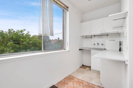9 Findon Street, Hawthorn VIC 3122 - Studio For Rent | Domain - Photo 3