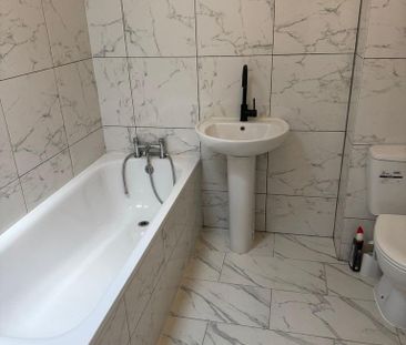4 bedroom terraced house to rent - Photo 4