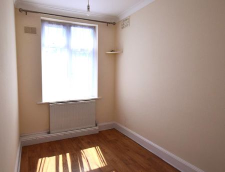 4 bedroom semi-detached house to rent - Photo 3