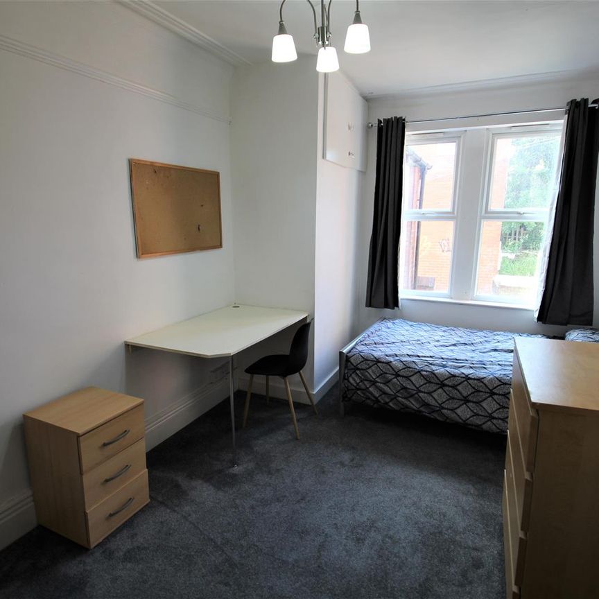 Winston Gardens, Headingley, LS6 3LA, Leeds - Photo 1