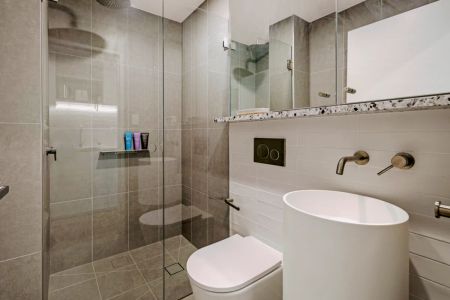 Smart Studio Apartment with Balcony - Photo 5