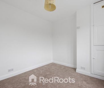 2 bedroom semi-detached house to rent - Photo 5