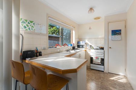 Low Maintenance 2 Bedroom Home - Photo 4